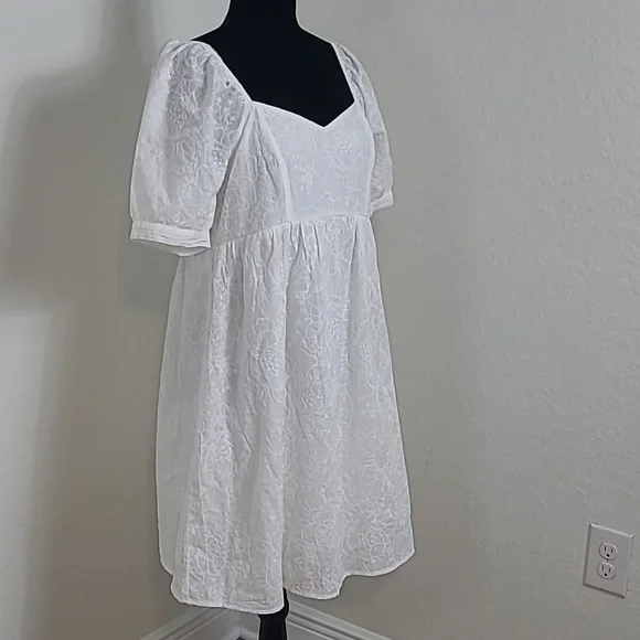 ANDREE BY UNIT White Mini Dress Baby Doll Eyleet Mini Dress Size Large - Picture 1 of 10